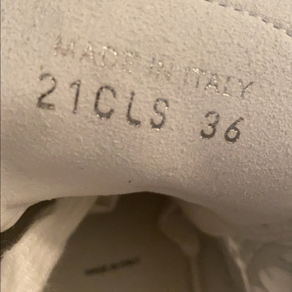 Authentic DIOR B23 Hightops - Picture 3 of 3